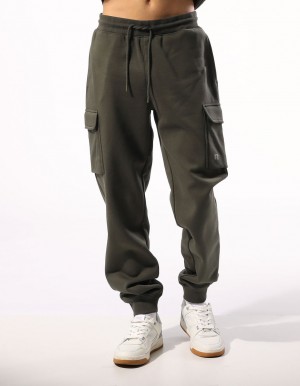 Men Russell Athletic Brooklyn Cargo Track pants Olive | QEGIDM084